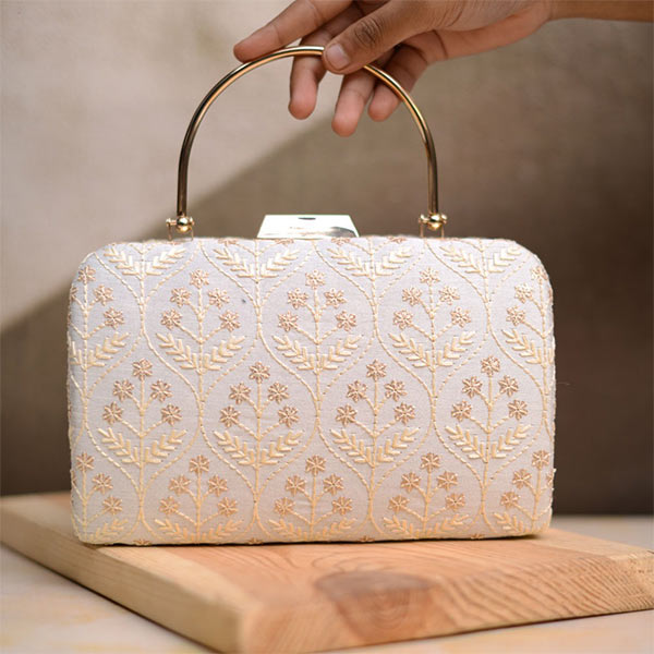 Pochettes brodées Elite